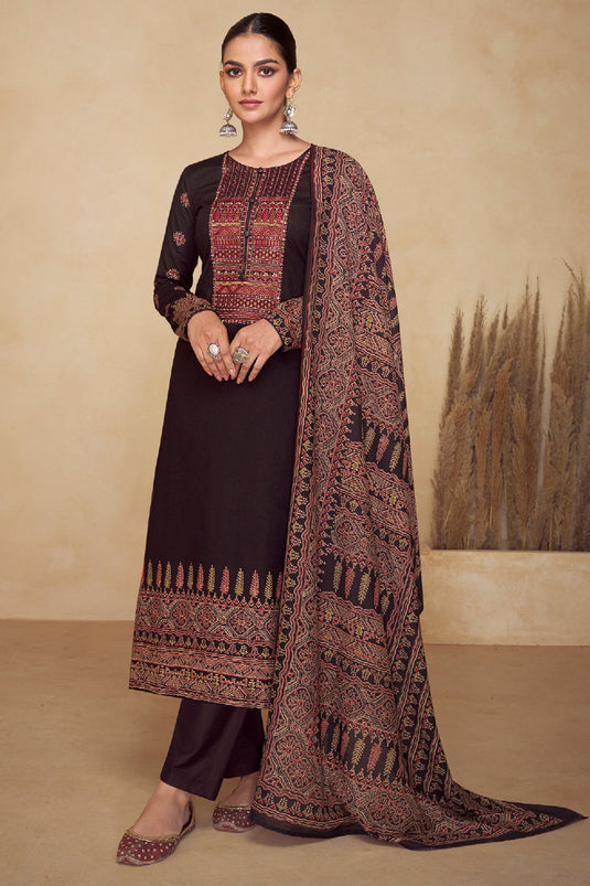 Brown Color Fancy Cotton Fabric Alluring Casual Look Salwar Suit