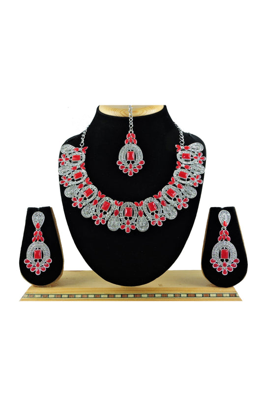 Red Color Alloy Material Chic Necklace With Earrings And Mang Tikka
