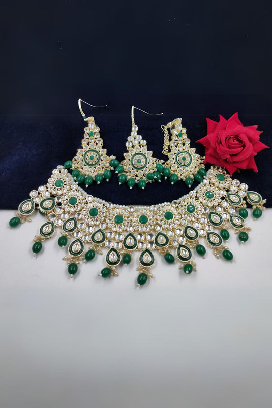 Alloy Material Green Color Stylish Premium Necklace With Earrings and Mang Tikka