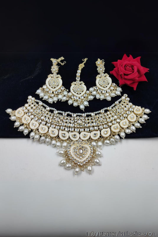 Alloy Material Captivating White Color Premium Necklace With Earrings and Mang Tikka