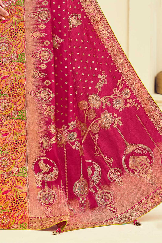 Imposing Weaving Designs Silk Saree In Magenta Color