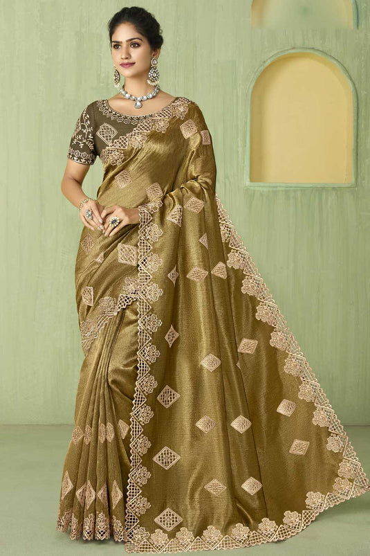 Golden Color Delicate Saree In Silk Fabric