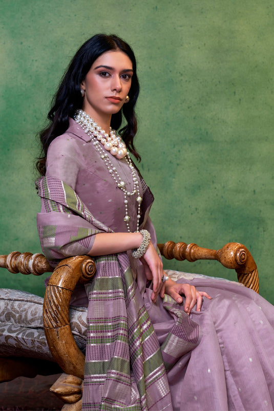 Lavender Color Handloom Weaving Graceful Fancy Cotton Saree