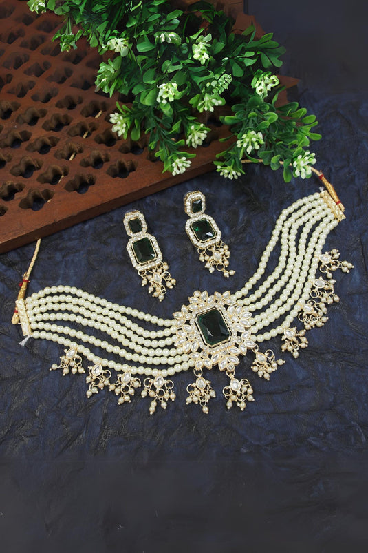 Stylish Alloy Material Green Color Necklace With Earrings and Mang Tikka