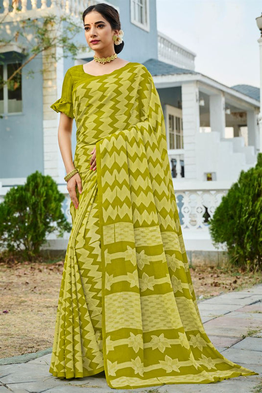 Casual Georgette Fabric Green Color Splendid Saree