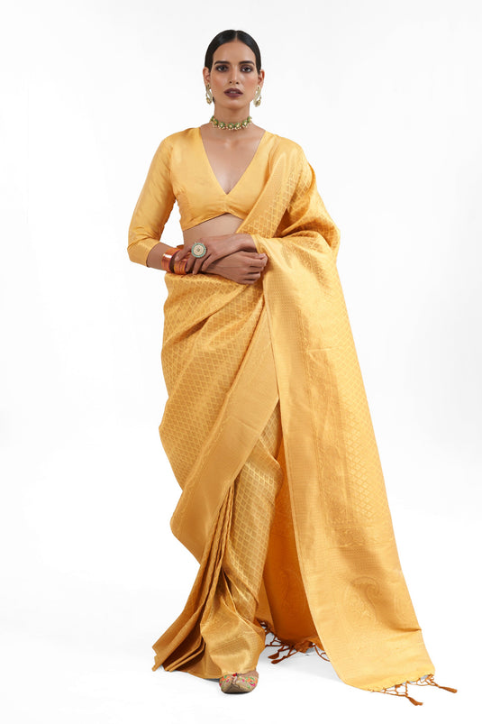 Appealing Handloom Weaving Silk Saree In Yellow Color