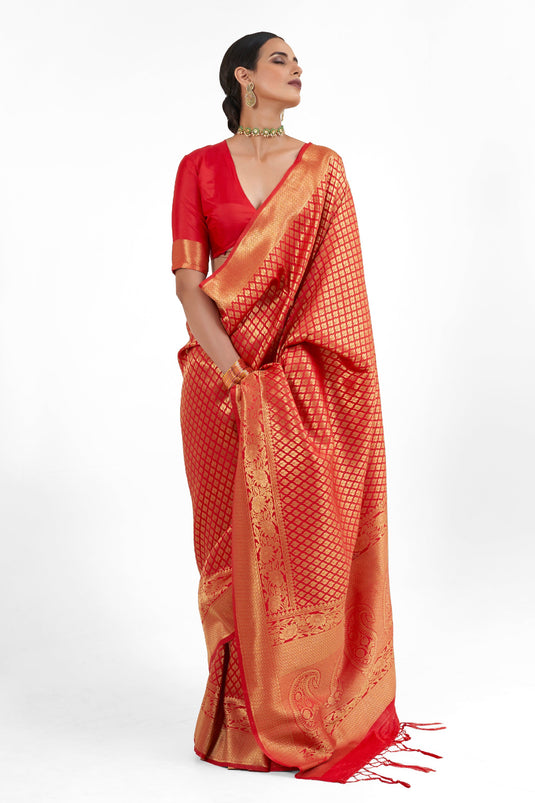 Dazzling Red Color Handloom Weaving Saree In Silk Fabric