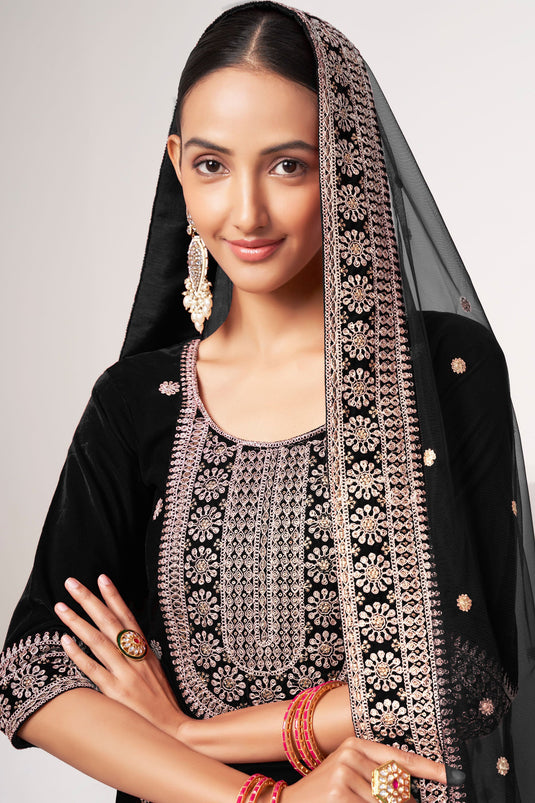 Black Color Embroidered Suit In Velvet Fabric